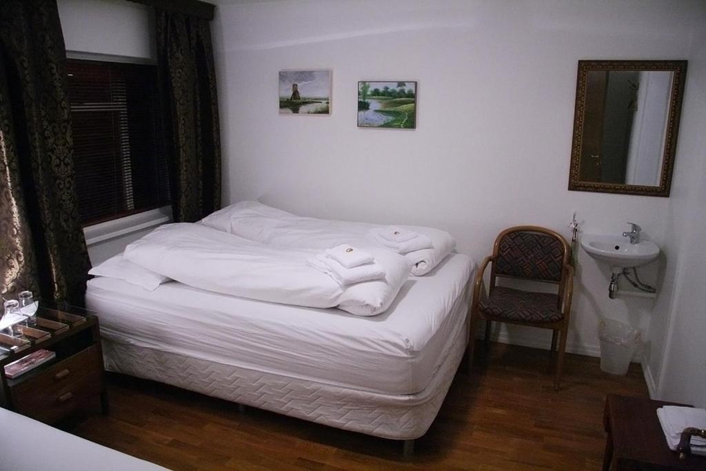 Husavik Guesthouse Room photo